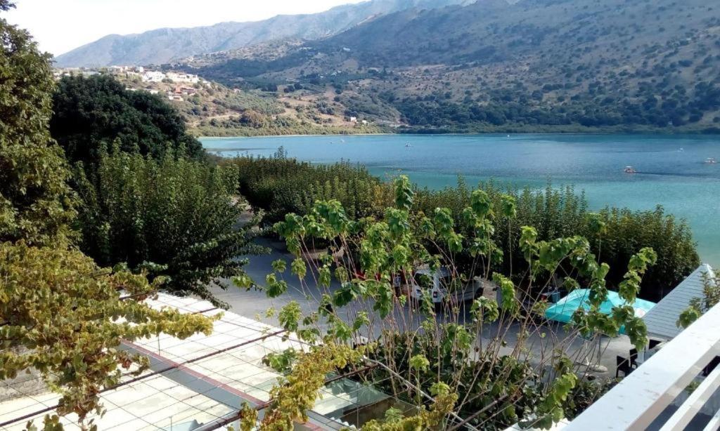 Korissia With Lake View Kournas Ngoại thất bức ảnh